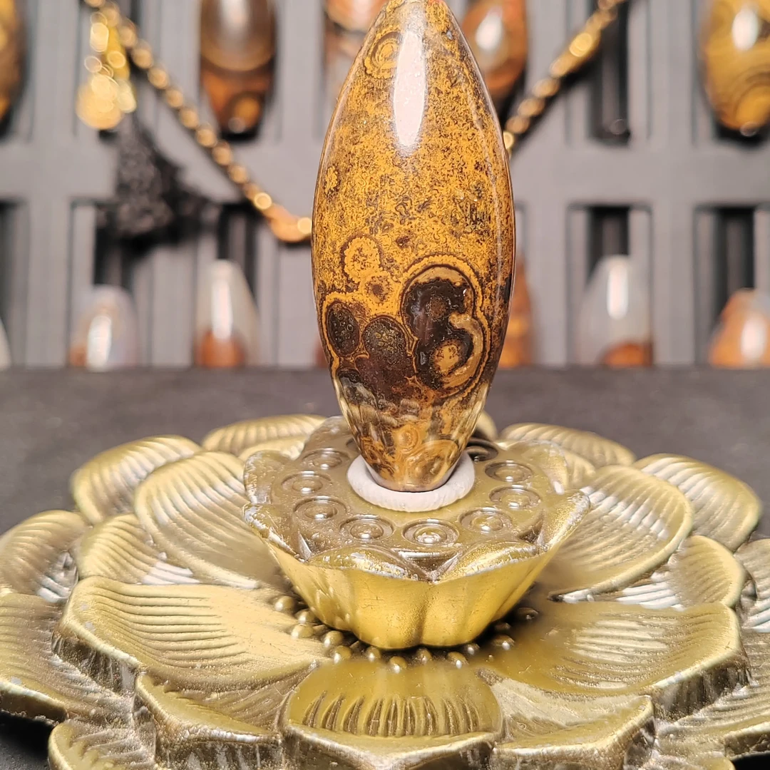 天然九眼石页岩蒙天珠新款时尚精品玛瑙玉髓摆件吊件