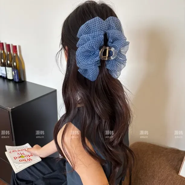 D超显白~蓝色格纹泡泡纱云朵抓夹女夏季气质盘发鲨鱼夹高级感发饰