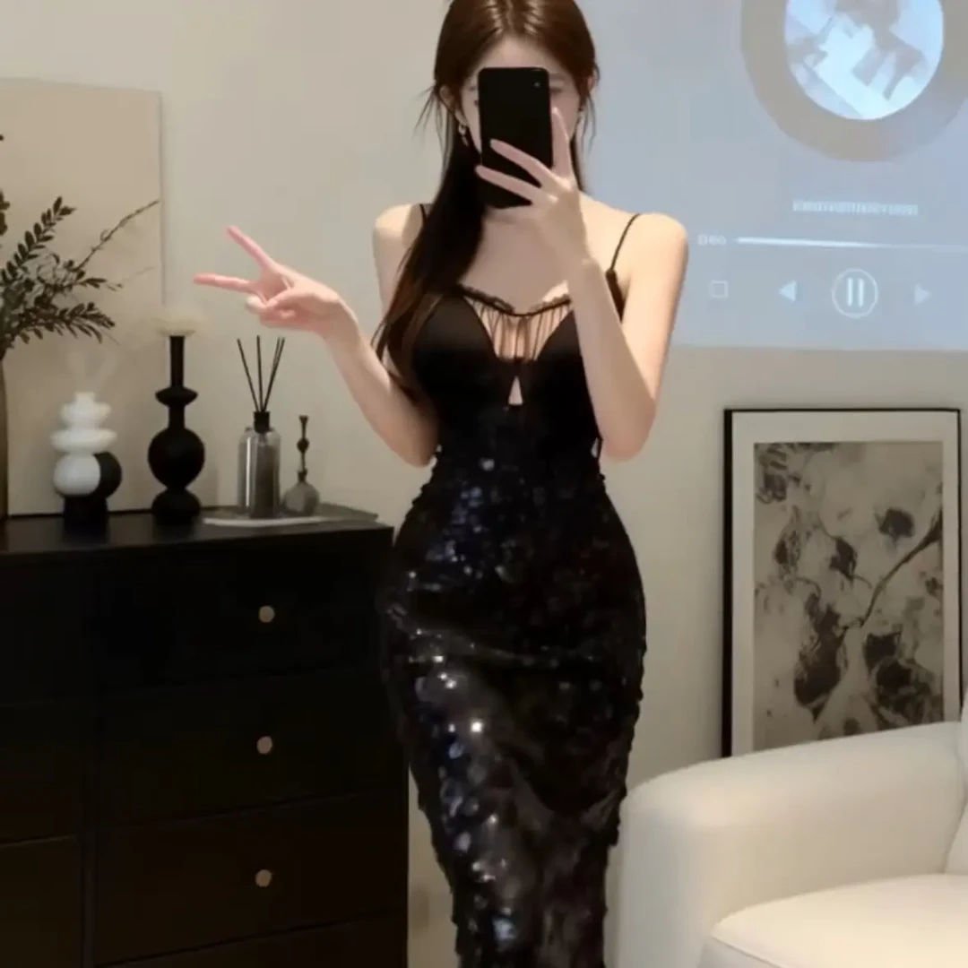 【南庭外】黑色蕾丝亮片包臀开叉春装新款吊带连衣裙