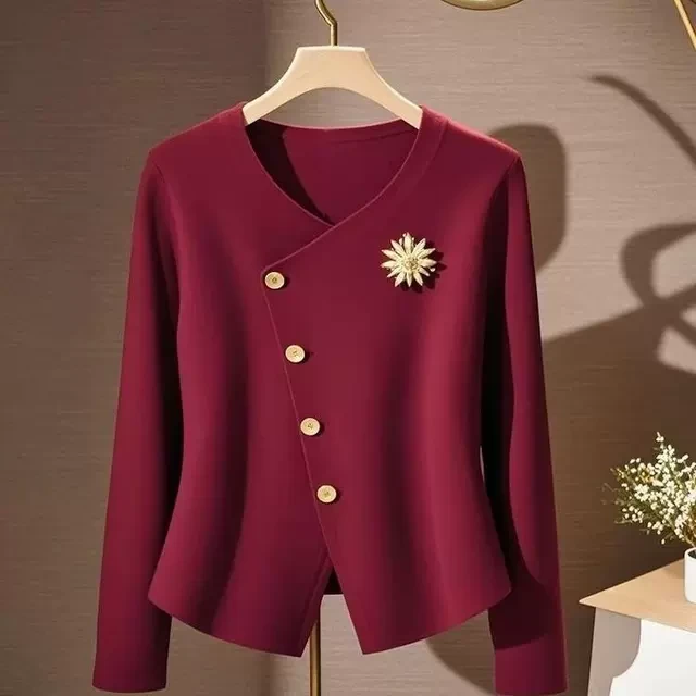 法式赫本风潮流chic斜扣酒红色长袖上衣秋季外穿遮肉通勤百搭外搭