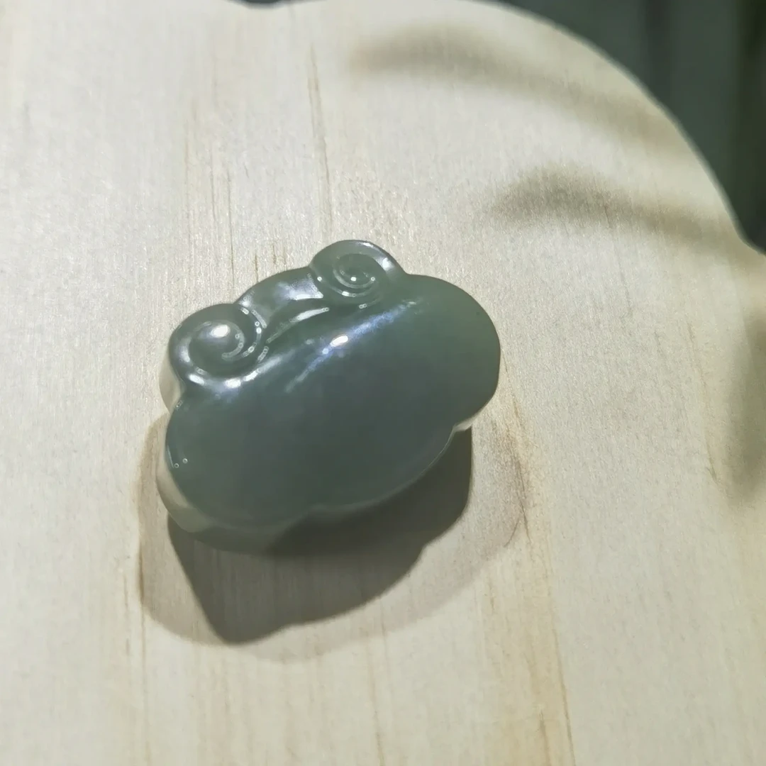 天然和田玉如意锁吊坠时尚精美新款