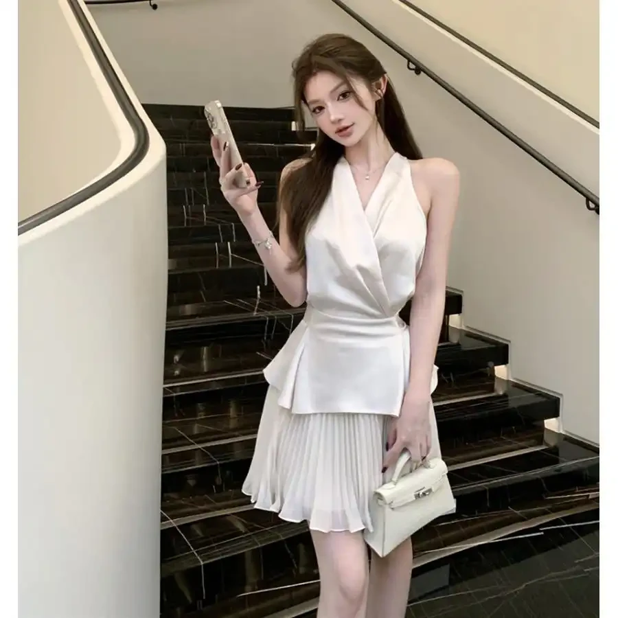 醋酸缎面交叉V领挂颈背心女夏季新款感独特绝美气质外穿上衣