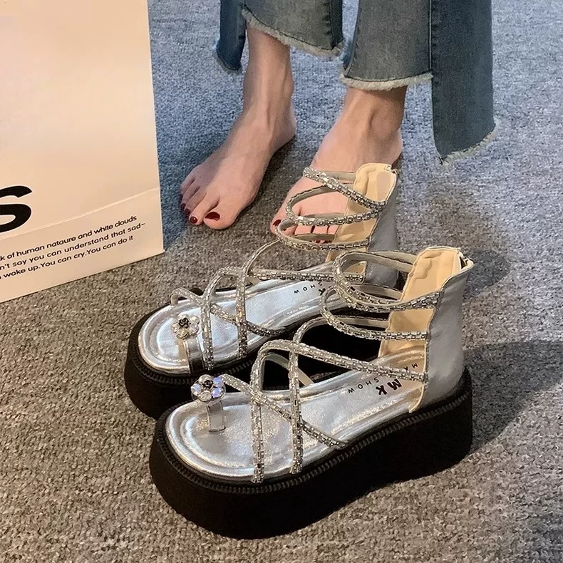 银色厚底凉鞋女2025新款夏季超火小个子增高沙滩罗马鞋子外穿时尚