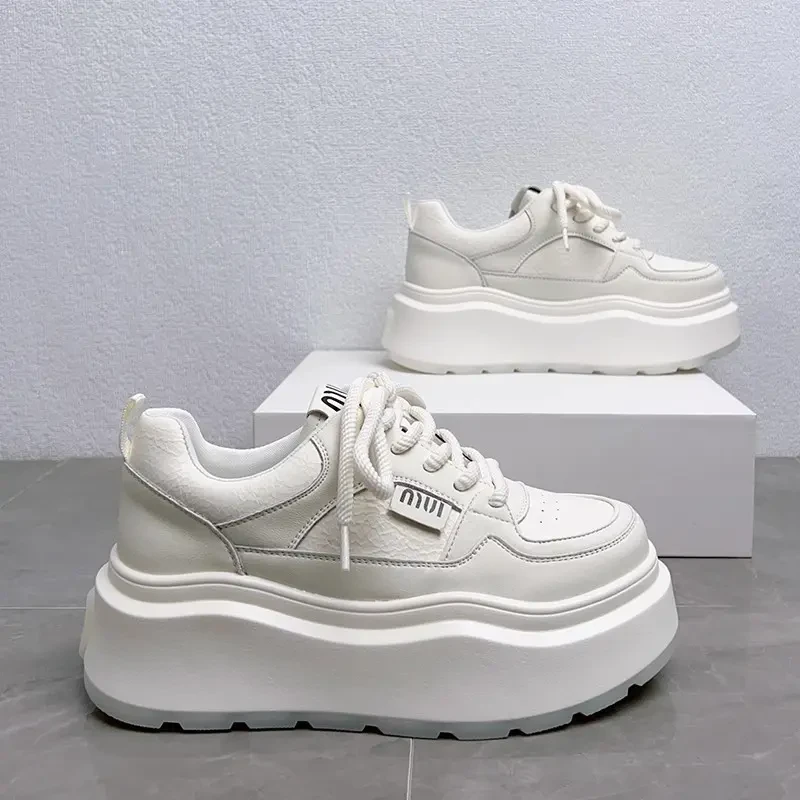 厚底松糕小白鞋女款2025春季新款轻便休闲增高鞋板鞋青年时尚