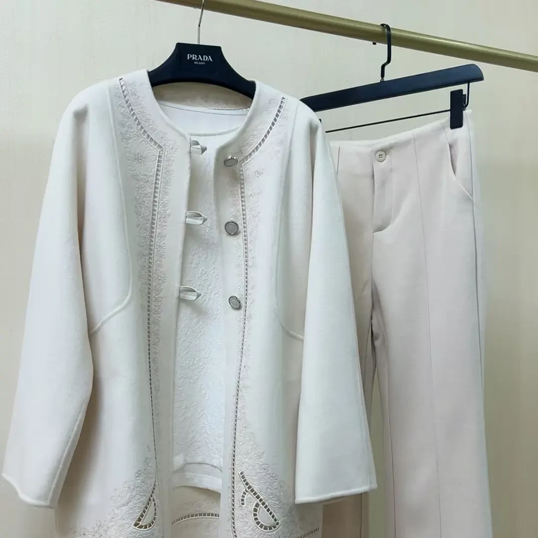 秋冬简约洋气时尚圆领刺绣落肩开衫外套