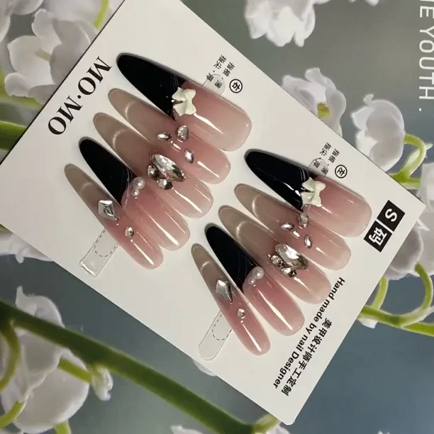 高级感法式黑色猫眼中长款杏仁爆闪波点显白穿戴甲穿戴式气质美甲