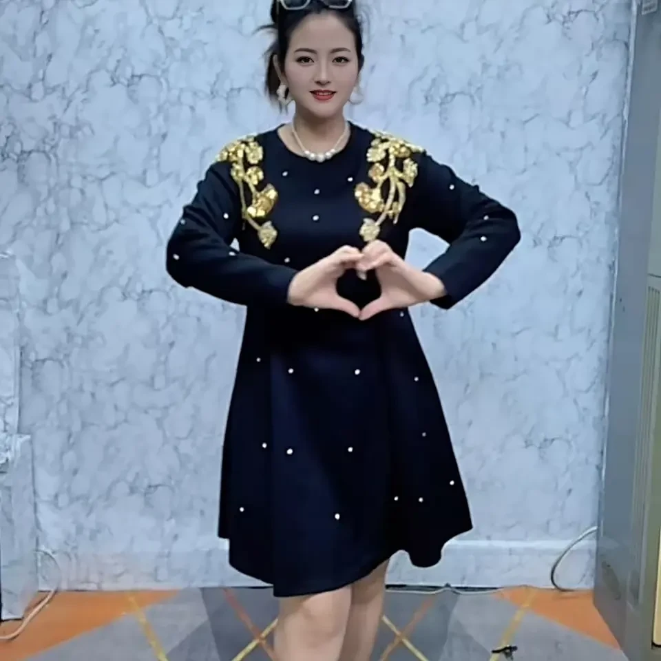 圆领吸汗性感风黑色常规高腰长袖秋季大码连衣裙