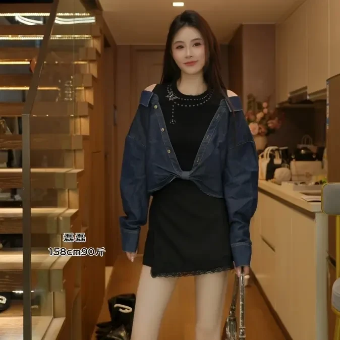 磊磊【甜酷女孩】牛仔假两件 露肩蝴蝶刺绣牛仔拼接衬衫
