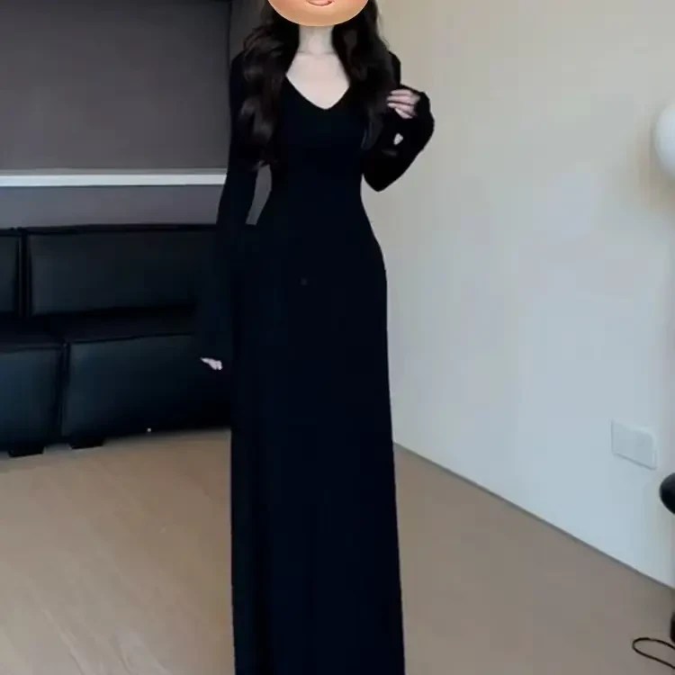 高级感V领长袖修身显瘦打底连衣裙子法式赫本风长袖收腰长裙