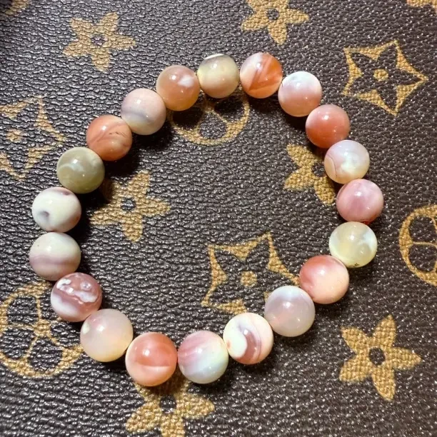 奶粉玛瑙/玉髓手镯 假一赔十