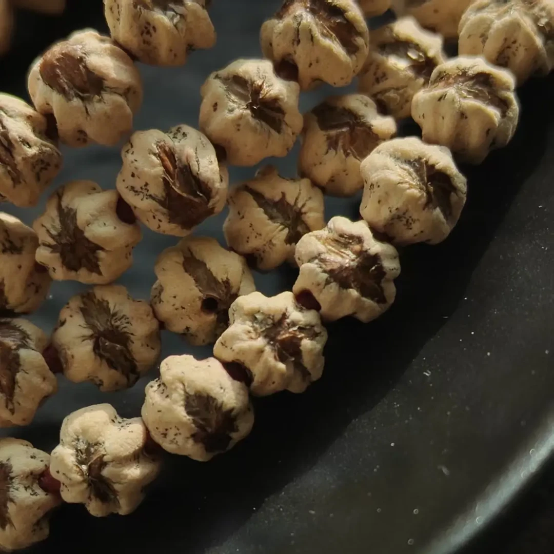 横打系列『玉麒麟』热振柏香籽红牙横打玉化皮质吞噬牙口108手串