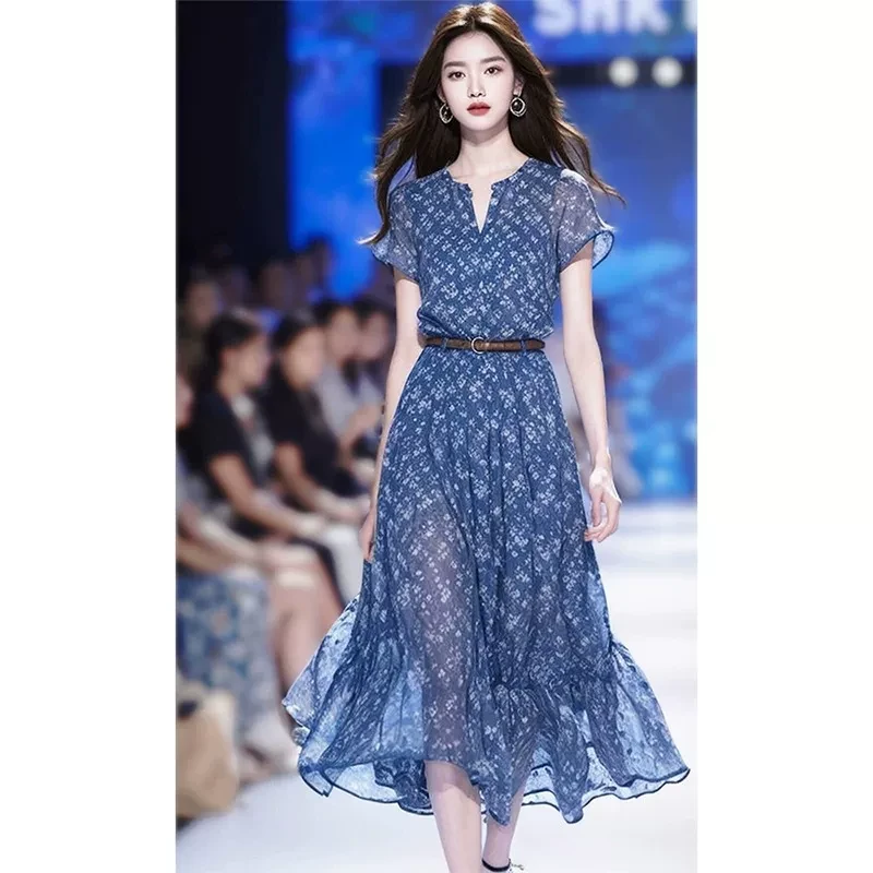 2025新款显瘦减龄蓝色气质小个子轻奢高级感雪纺连衣裙女夏季长裙
