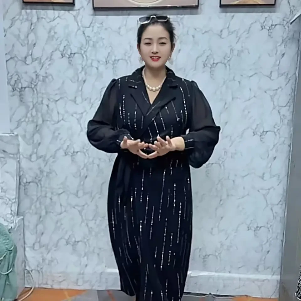 黑色亮片捏褶璀璨迷人显瘦连衣裙