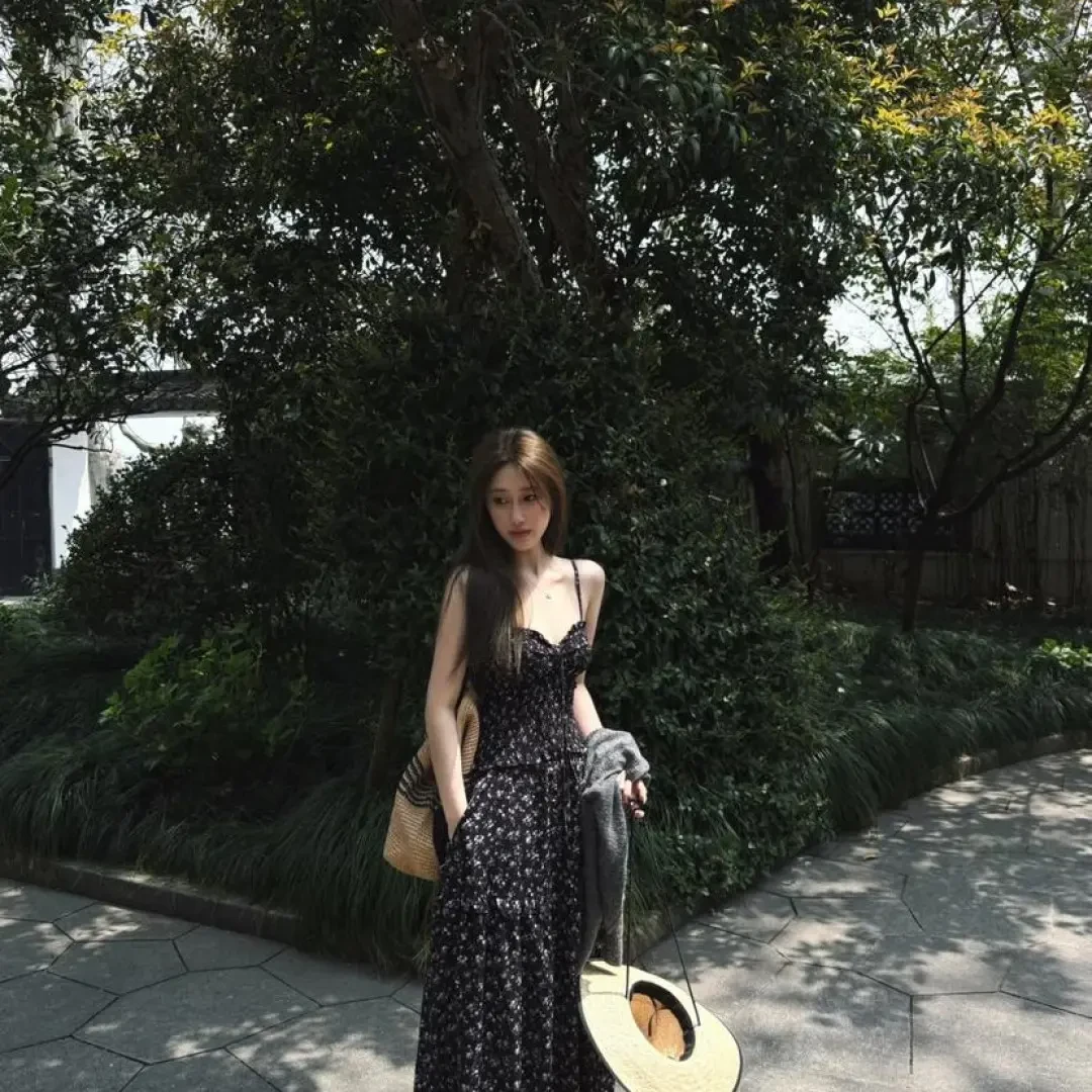 2025夏季新款韩系穿搭一整防晒开衫搭配碎花吊带连衣裙气质两件套