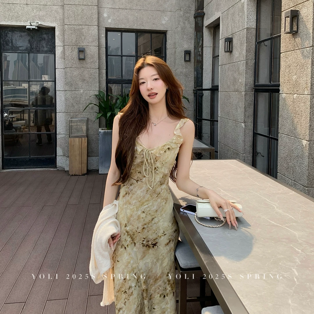 YOLI 张宥利 "柔光漫纱"夏季新款黑色碎花气质收腰显瘦印花连衣裙