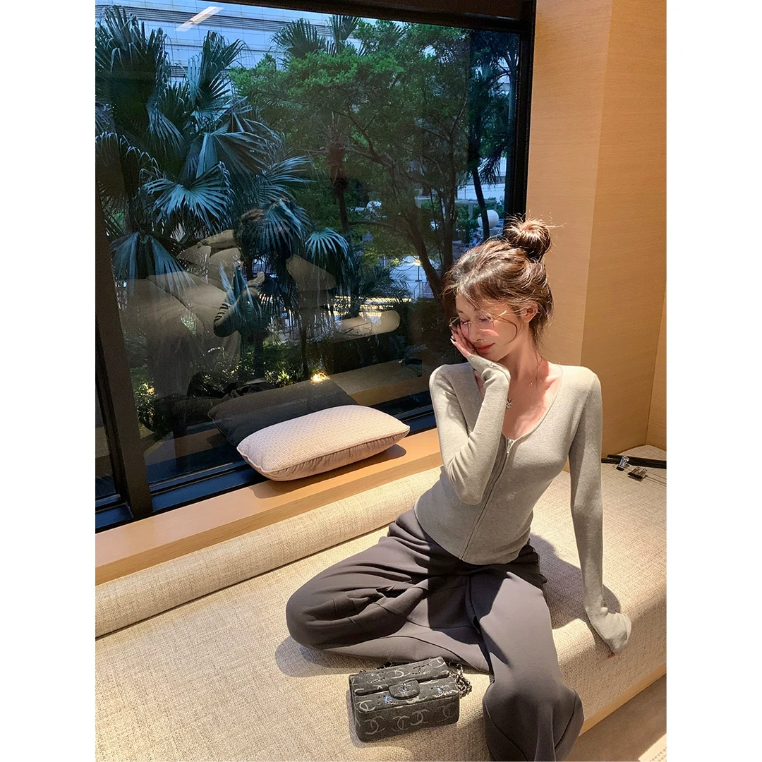 ACHI大也池◆春日序曲~莫代尔V领拉链上衣女【新品】