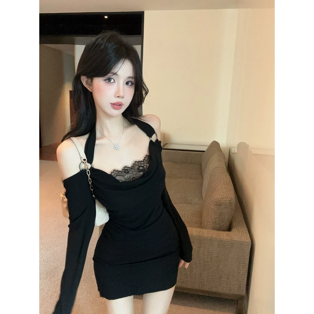 梦优莱辣妹挂脖蕾丝显瘦绝美连衣裙春秋冬小众露肩黑色性感风上衣