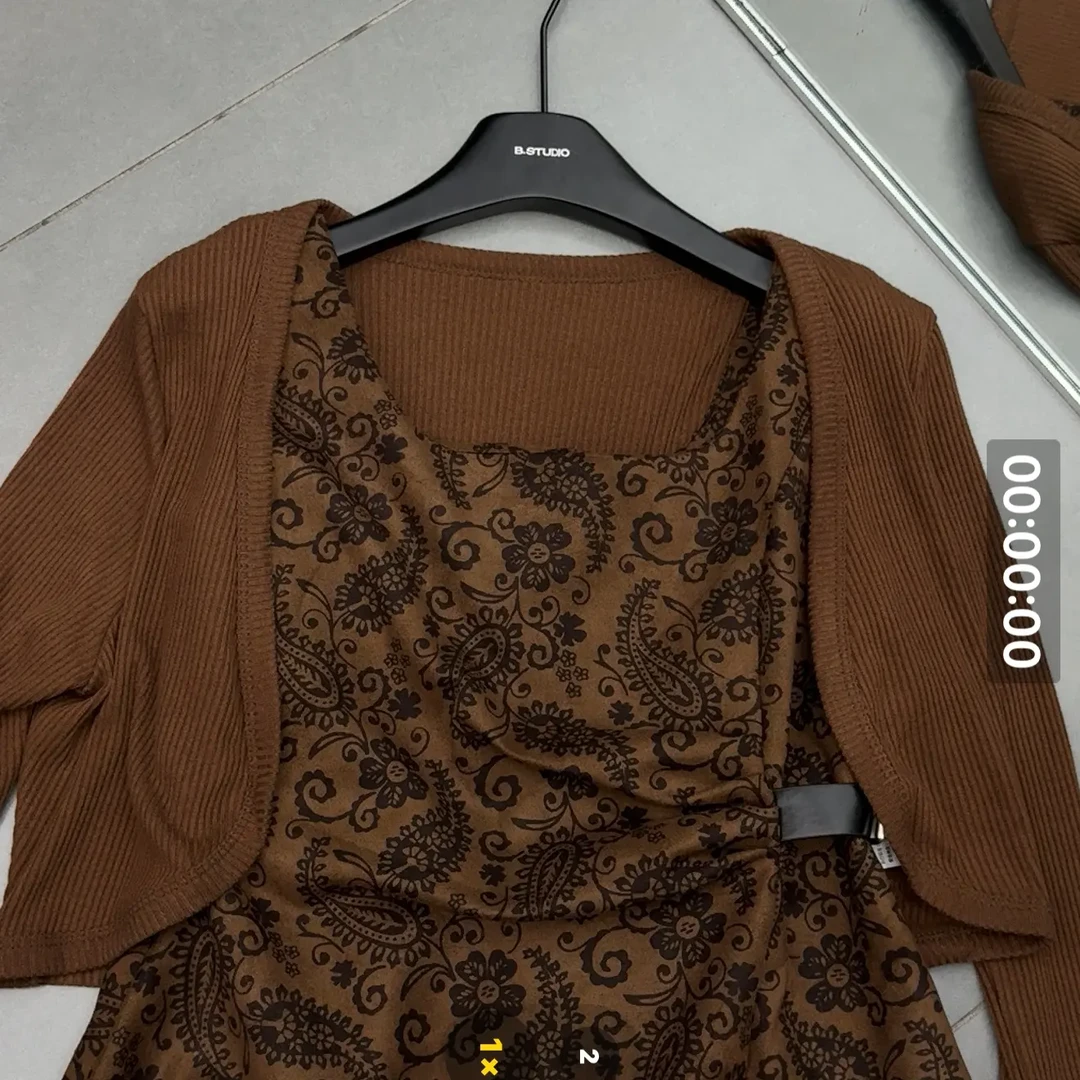 秋季时尚洋气复古背心与针织开衫搭配套装女