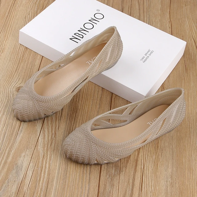 2025夏季新款塑料凉鞋女软底防滑包头镂空透气时尚水晶胶鞋果冻鞋