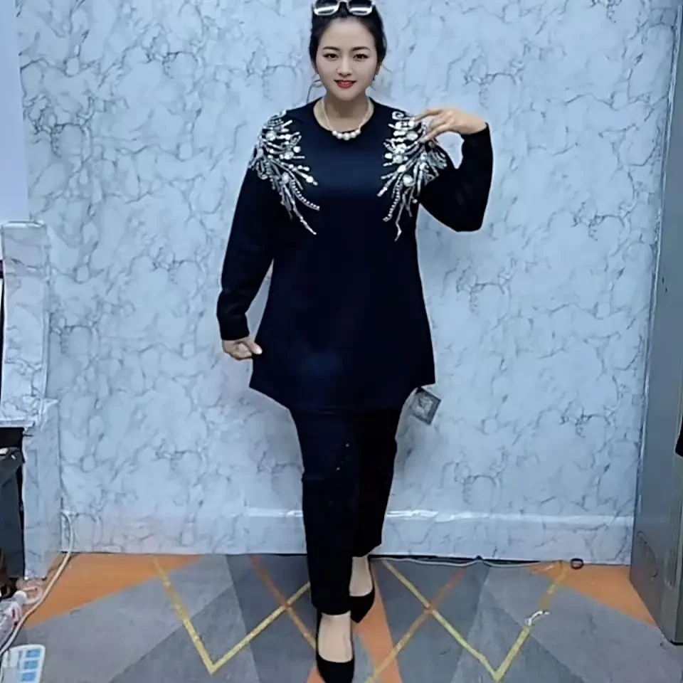 女欧美风亮片常规款宽松型通勤风圆领大码T恤钉珠