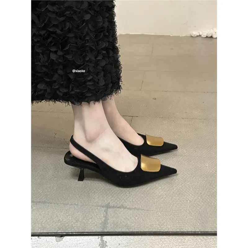 法式小众高跟鞋2025新款气质优雅绒面金属扣尖头浅口细跟后空凉鞋