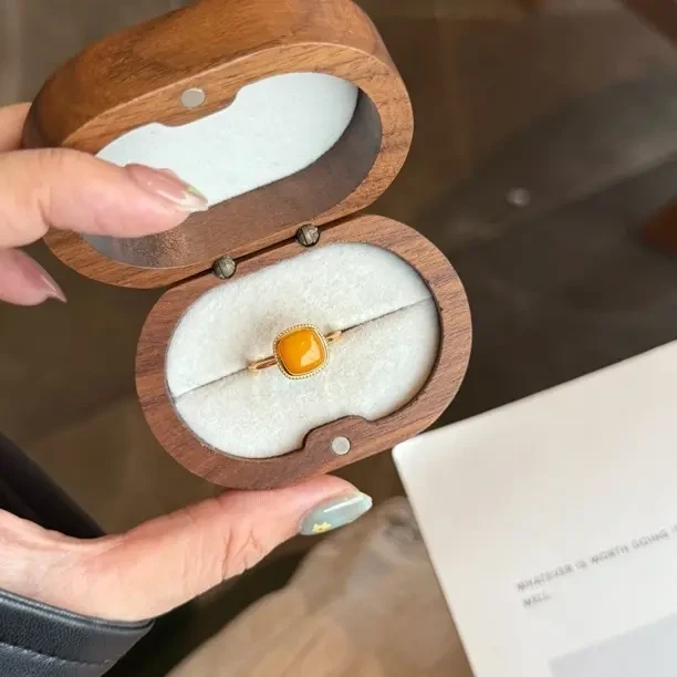 天然鸡油黄蜜蜡方糖戒指镶嵌S925银活口可调节