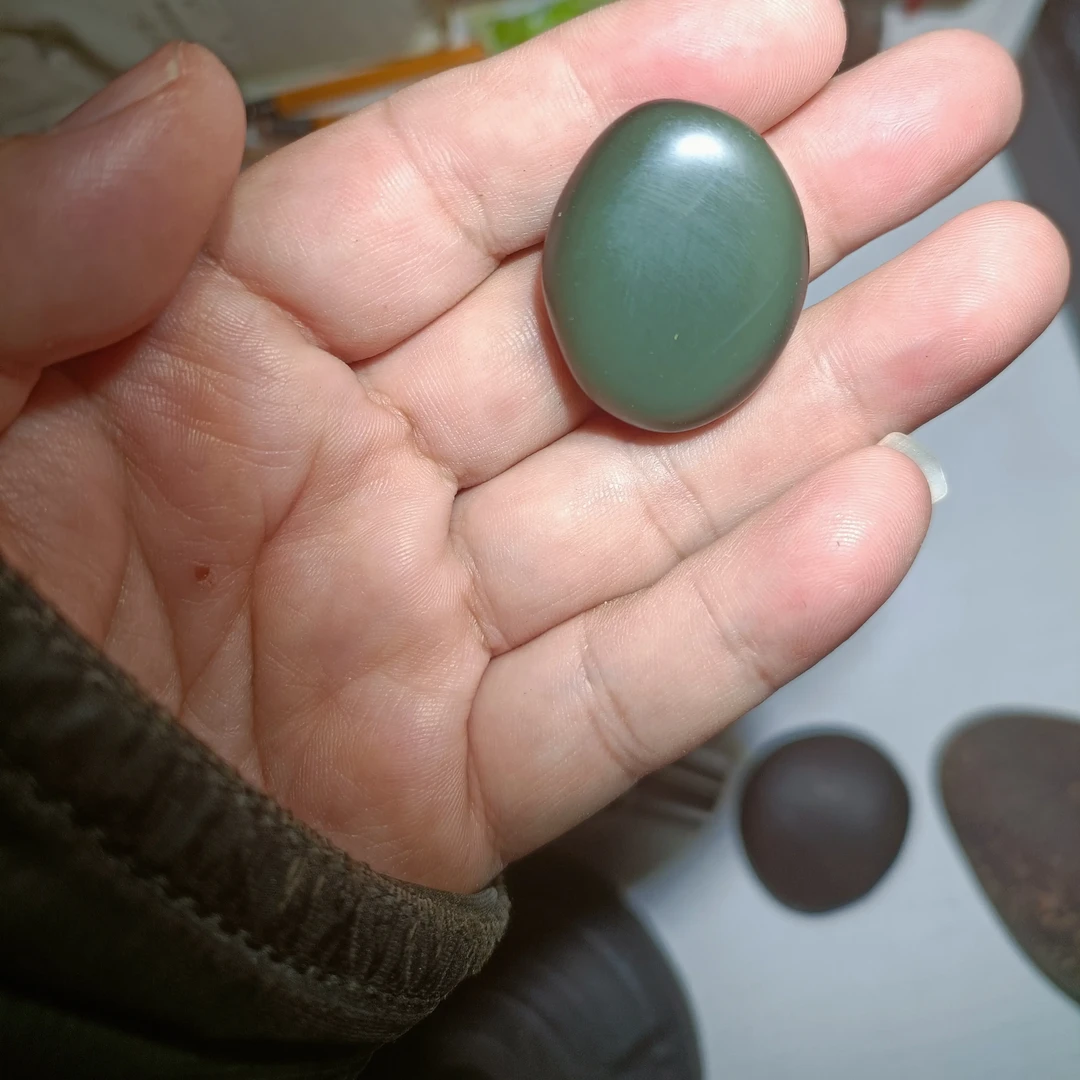 天然镶嵌戒面挂坠与随形，戒面原石