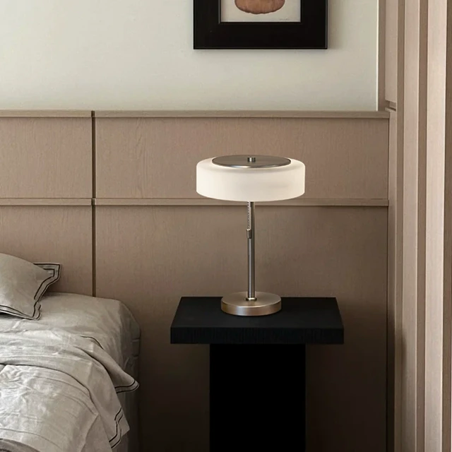 榛台灯卧室床头灯高级感复古轻奢意式现代简约拉线开关玻璃床头柜