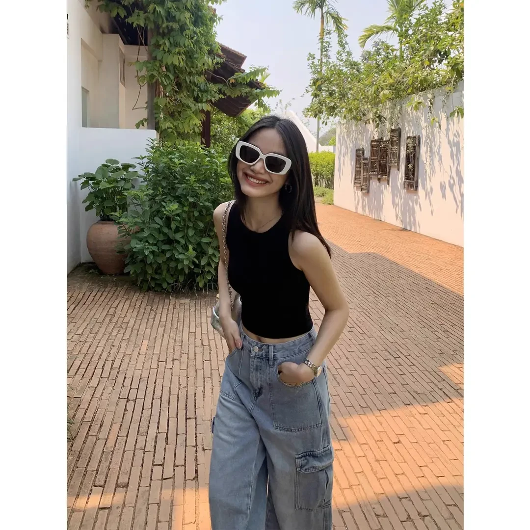 La Chapelle/拉夏贝尔韩系黑色吊带背心女通勤无袖修身齐腰上衣女