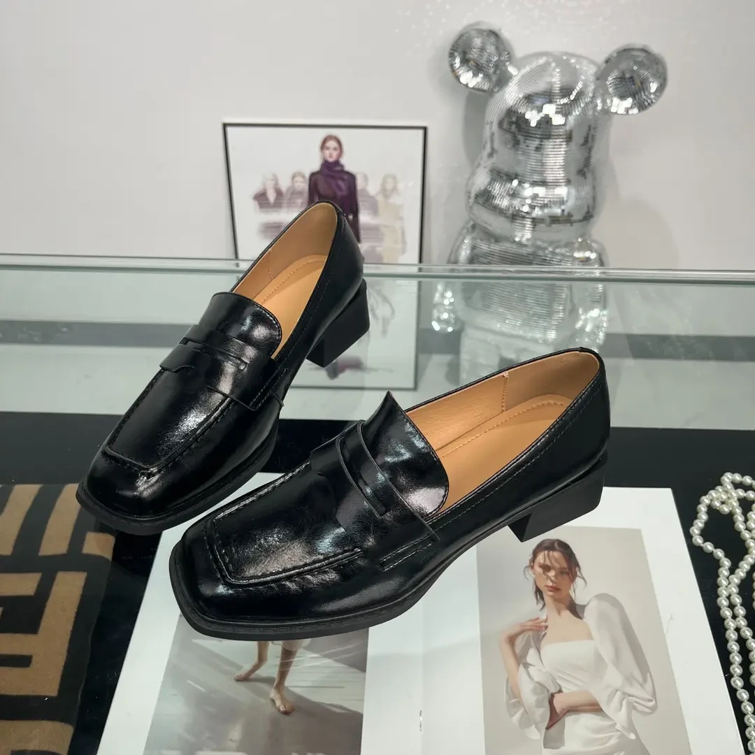 比翼双飞●9676漆皮皮鞋英伦风乐福鞋厚款秋季舒适女鞋休闲单鞋