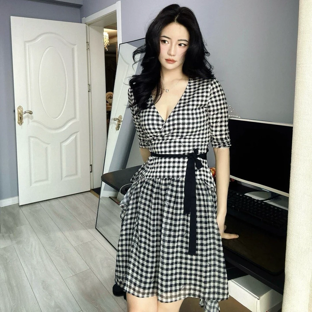 经典黑白格收腰连衣裙春秋女士七分袖一片式系带弹力裹身裙
