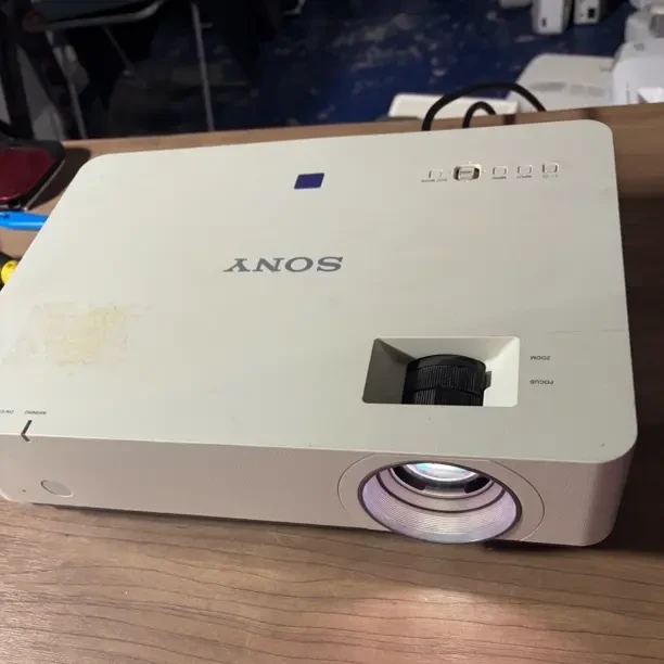 高清特价投影仪 运费自理