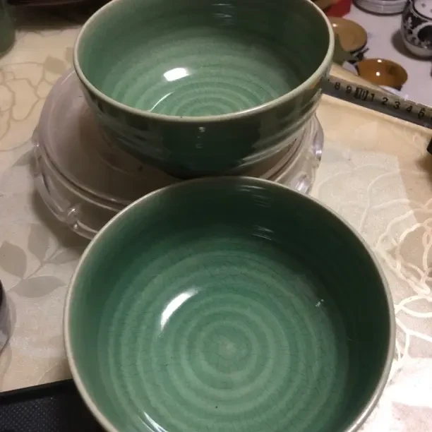 陶瓷绿色碗两支完好