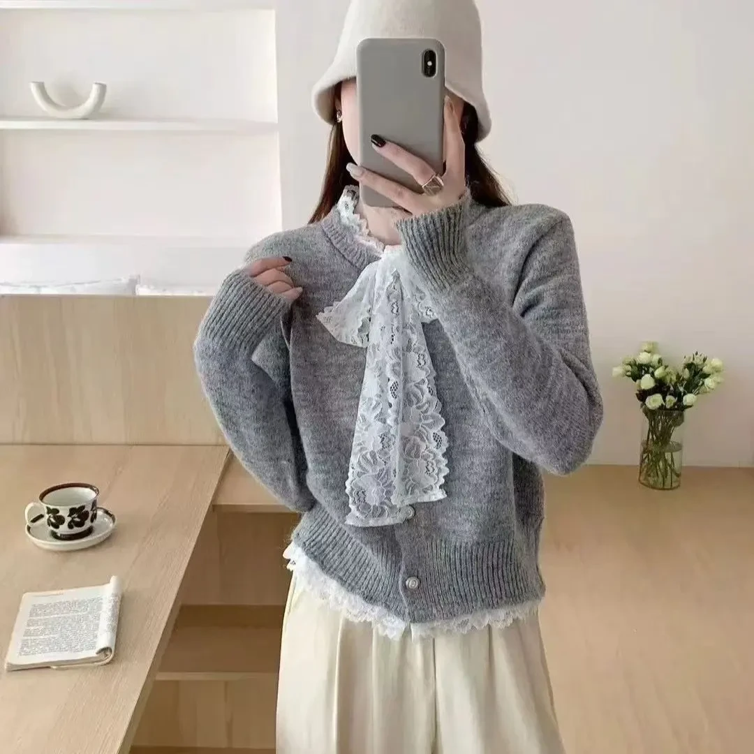蕾丝拼接假两件v领针织衫开衫女秋季新款宽松慵懒风宽松毛衣软糯
