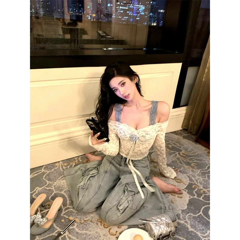 芭比姨【月光女神】 法式V领别针浅蓝花朵蕾丝上衣女