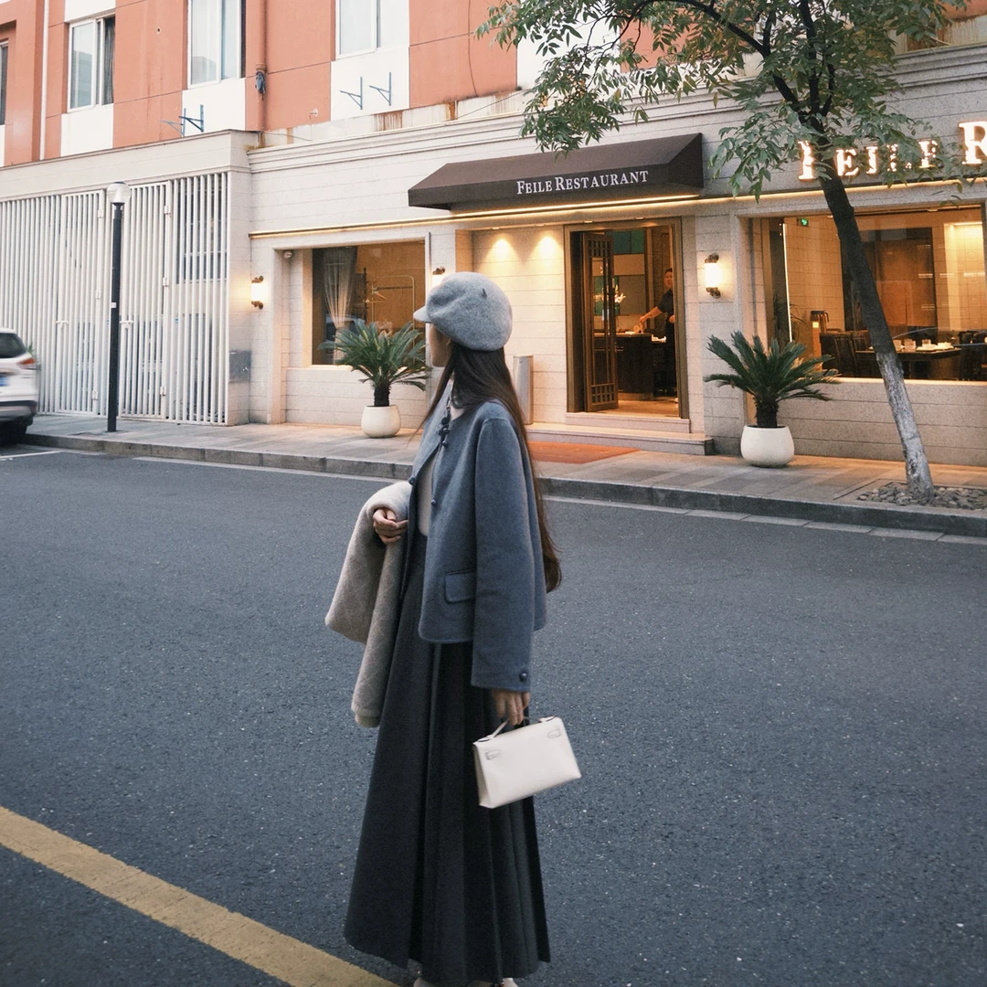 7折 HOWALOOK 乖巧民国千金感 羊毛羊绒雅灰小圆扣短款气质双面尼