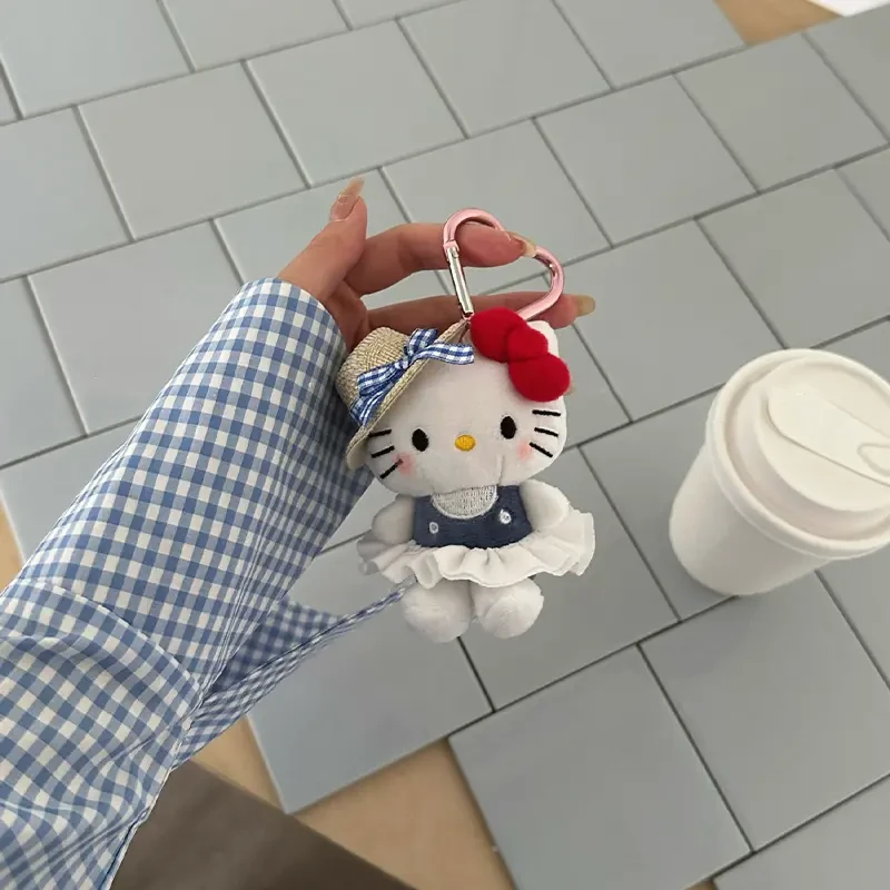 Kitty包包挂件春日出游草帽红格裙玩偶公仔钥匙扣可爱包挂饰H069