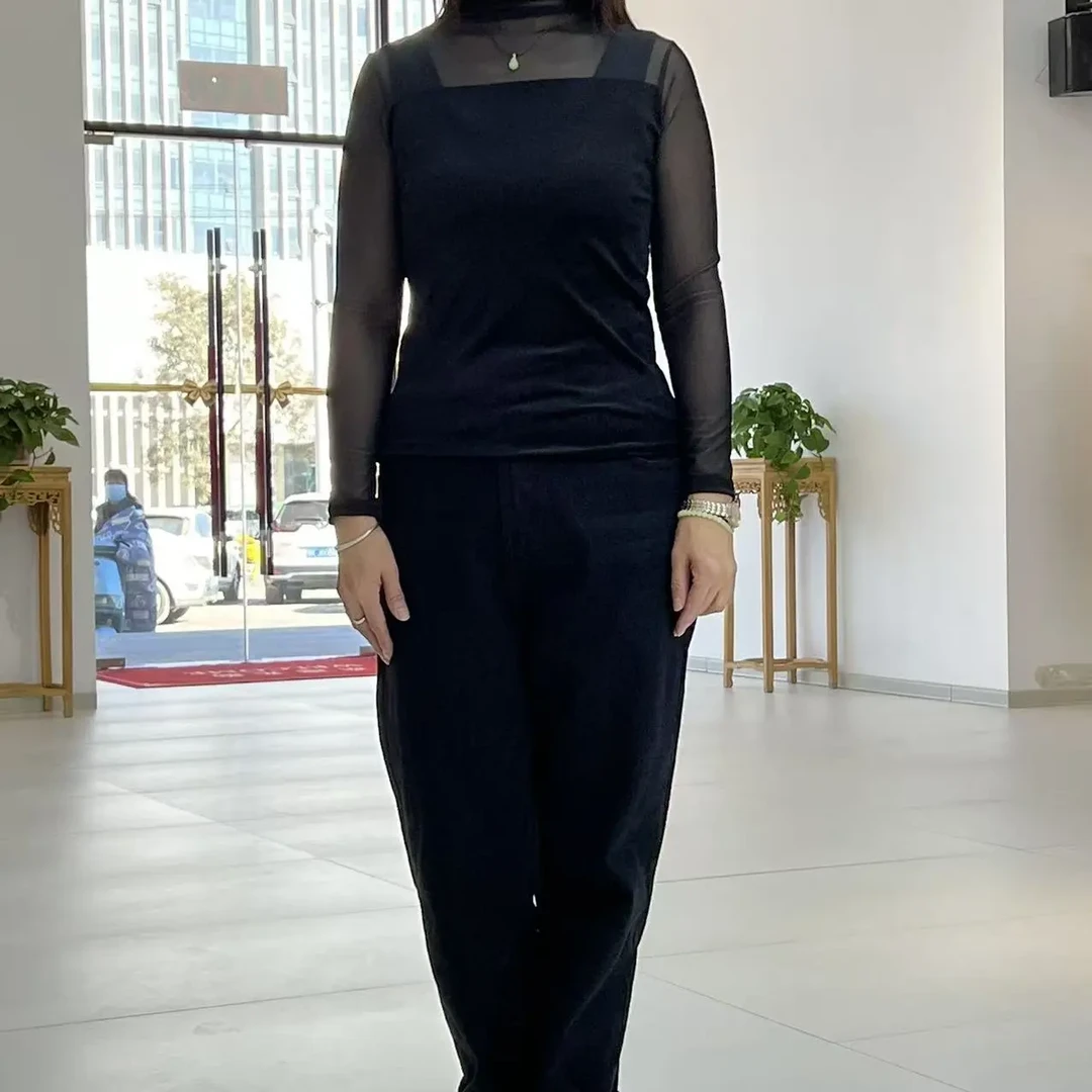 中领蕾丝拼接丝绒长袖打底衫