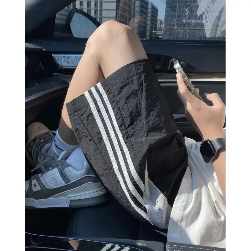 美式三条杠速干运动短裤男夏季新款宽松大码跑步休闲男生五分裤子