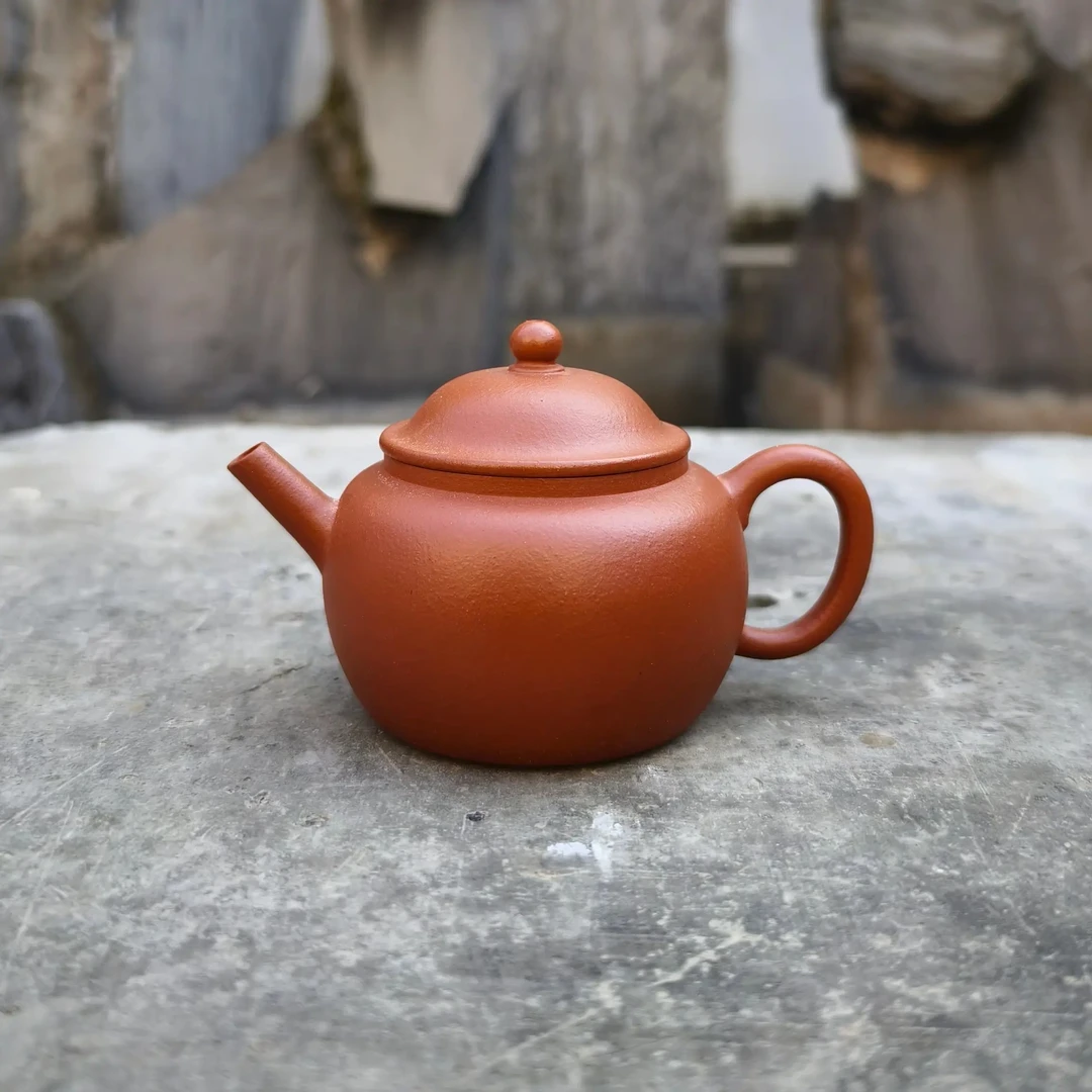 【香玉堂～发祥笠帽】小煤窑原矿朱泥 薄胎内推球孔90cc小品壶