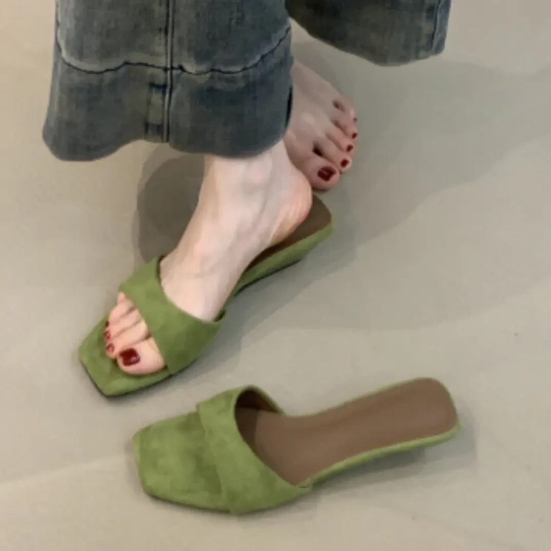 2025法式绒面坡跟拖鞋2025年高跟鞋百搭气质一字凉拖凉鞋