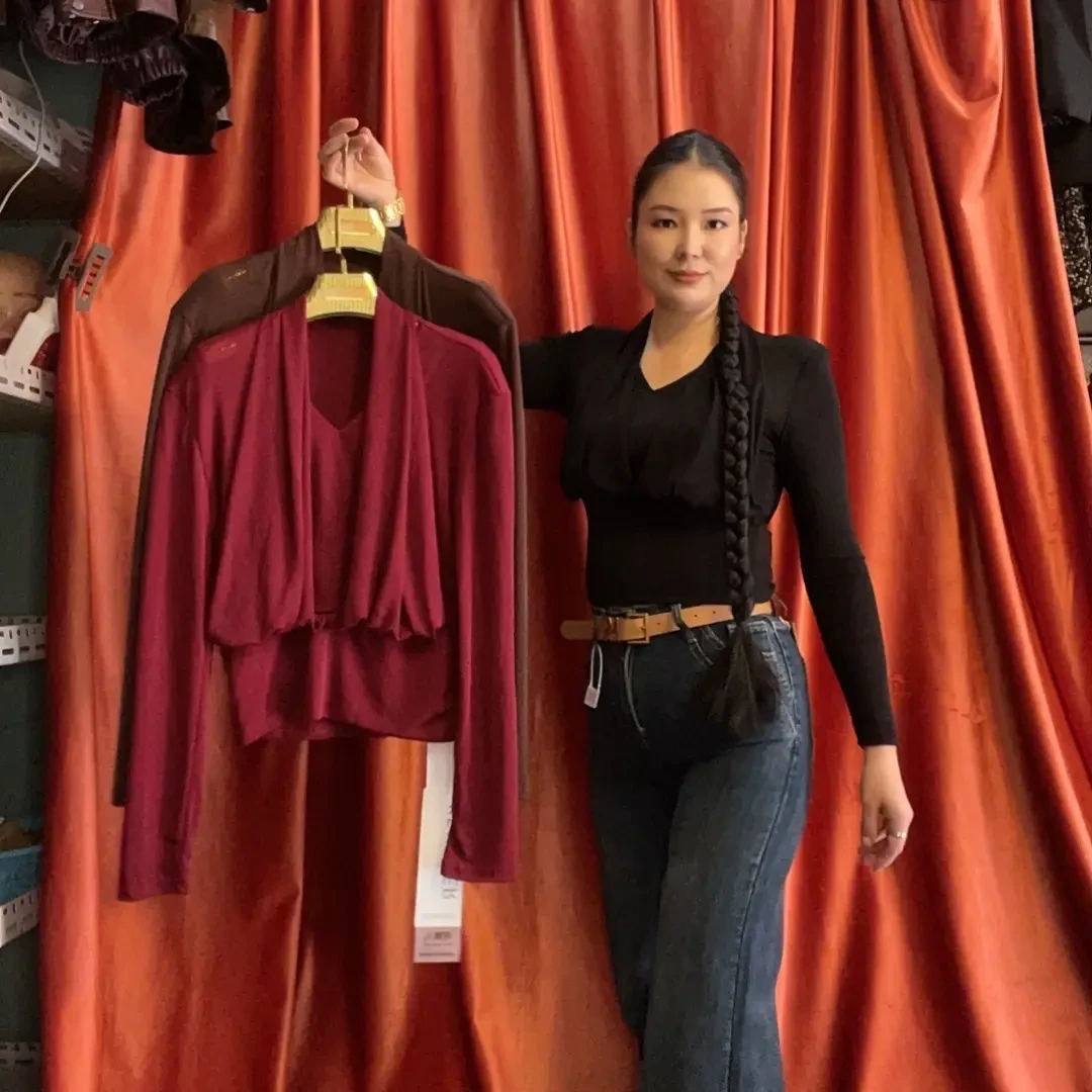 T恤常规修身型常规款长袖防紫外线纯色水洗系带V领