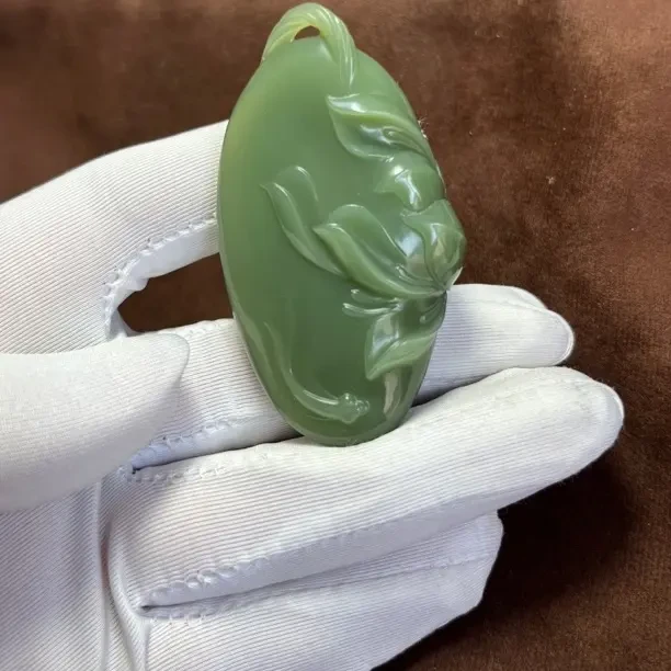 天然析木绿荷花鱼挂件精美