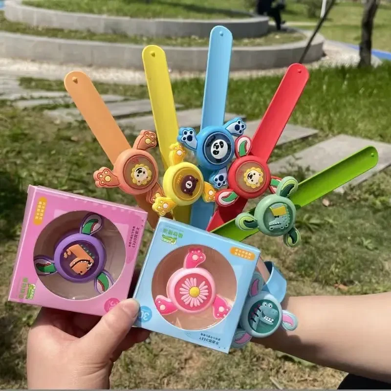 儿童发光旋转陀螺驱蚊手环夏季户外可爱手链小孩包包防蚊虫精油扣