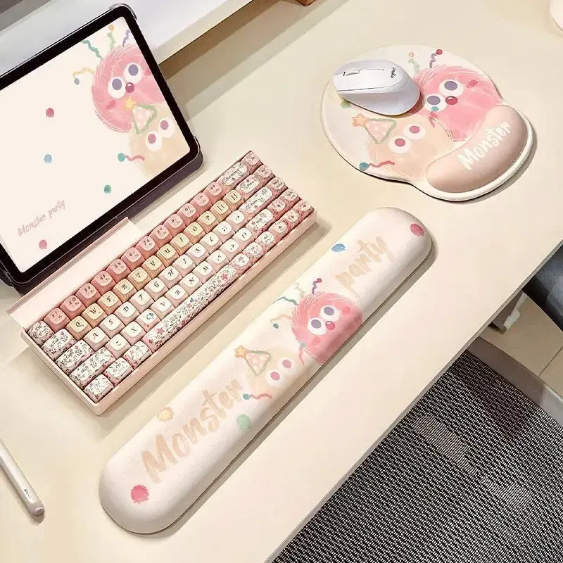 怪兽毛球护腕鼠标垫硅胶手托办公学习加厚手腕垫游戏键盘滑鼠软垫