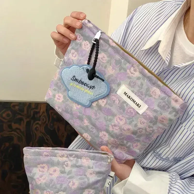 卡通2025新款紫葡萄小众高级感化妆包便携护肤品收纳包洗漱包化妆