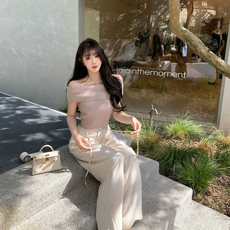 Liuu嘻嘻阿设计感针织弹力小衫女夏季一字肩绞花坑条百搭短款上衣