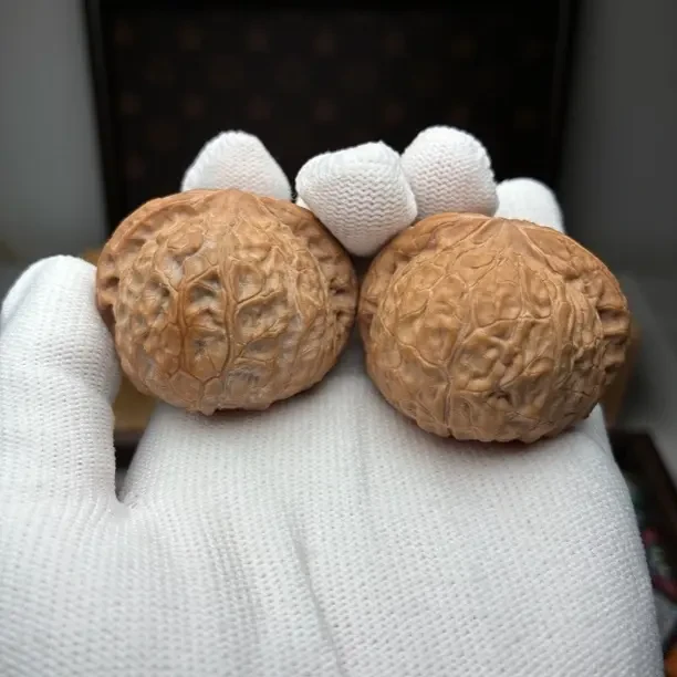 矮桩南瓜墩核桃，全品无修，树头精品对，43-42-32，48.5克