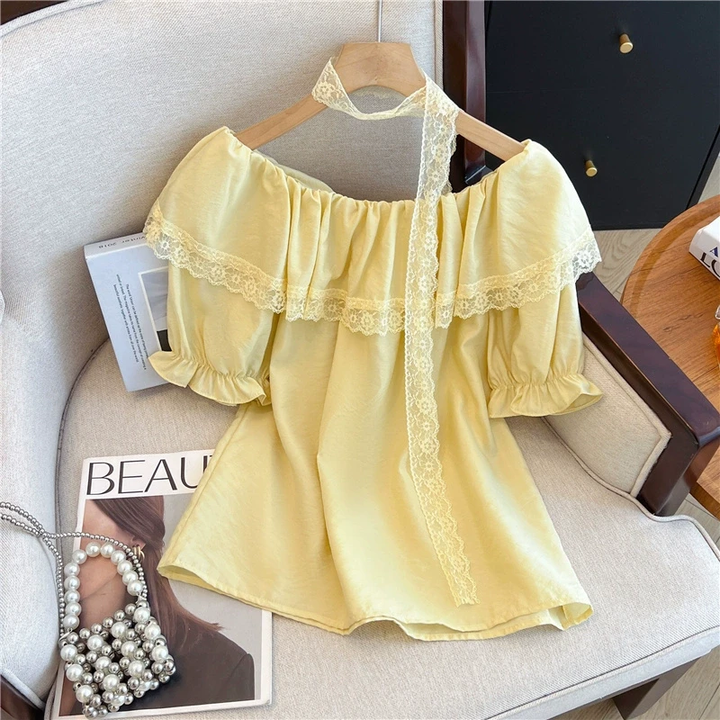黄色气质一字肩短袖衬衫女夏季法式温柔风蕾丝拼接荷叶边露肩上衣