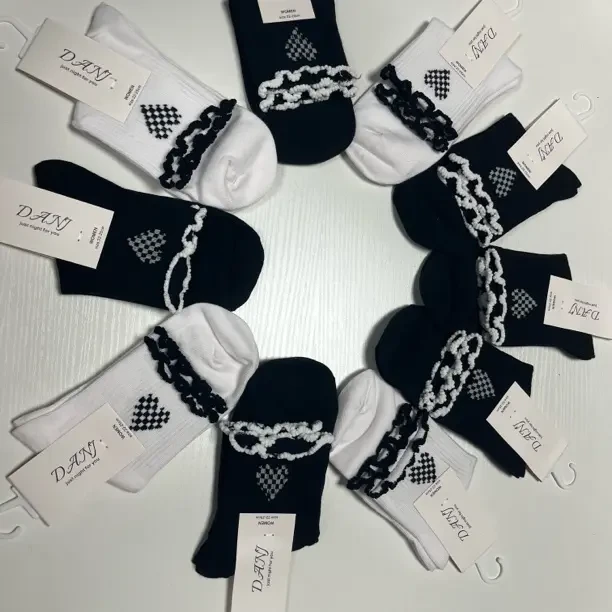 女士中筒袜透气吸汗防臭秋冬款刺绣百搭显瘦黑5双白5双